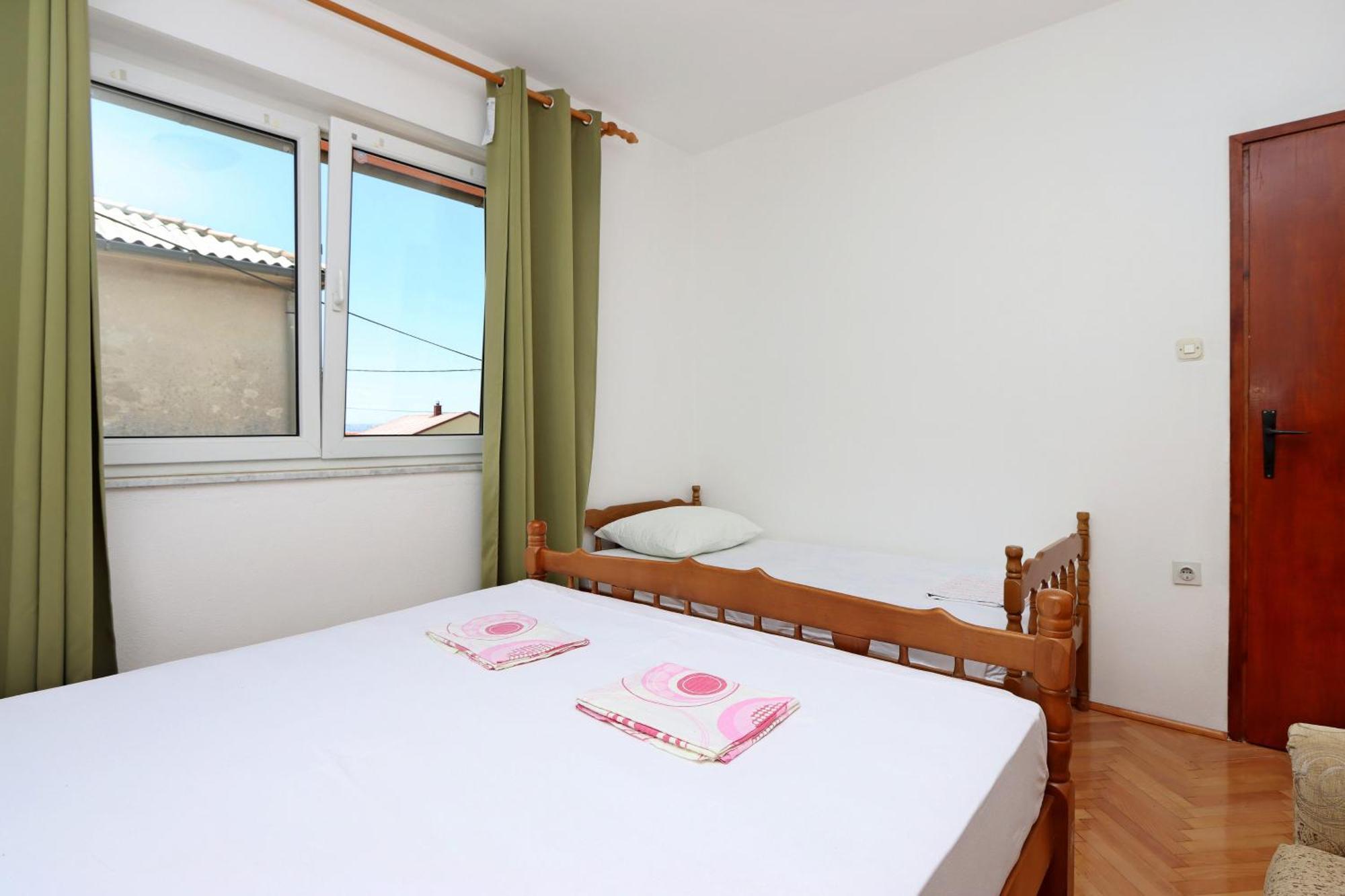 Apartments With A Parking Space Senj - 5571 Zimmer foto
